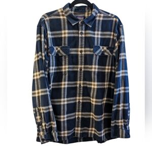 Patagonia Men's Navy Midnight  Fjord Plaid Shacket Size L Shirt Casual Comfort